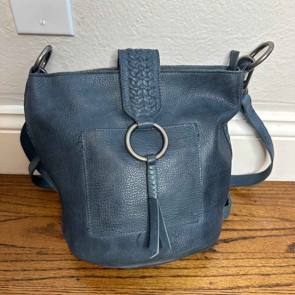 Latico Nel Blue Pebbled Leather Crossbody Bucket Bag Braided Tassel Rare - Picture 2 of 6